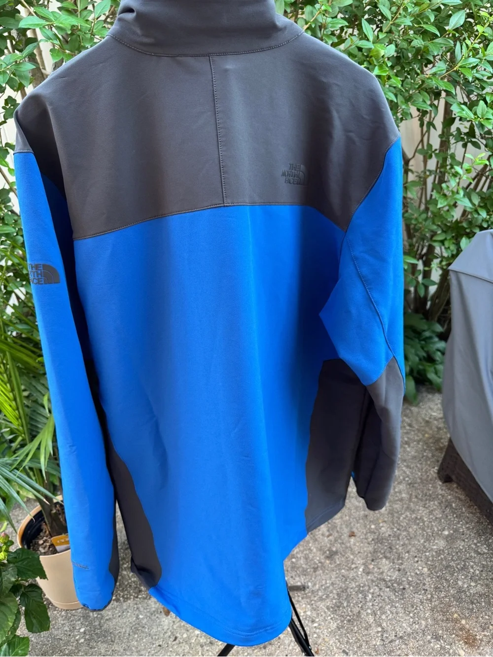 NWT The North Face Men’s Royal Blue and Dark Gray Full-Zip Performance Jacket
